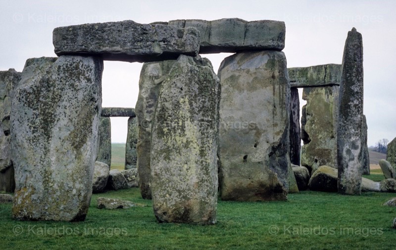 Stonehenge, megalith, prehistoric monument, Wiltshire, Salisbury, UNESCO, world heritage, neolithic, bronze age, stone circle, trilithons, sarsen stones, bluestones, solstice, astronomy, observatory, temple, rituals, archaeology, England, druids, ancient civilization, Tarek Charara, Kaleidos, Kaleidos images, La parole à l'image, heritage photography, visual documentation, archaeological photography, documentary imagery, cultural photography